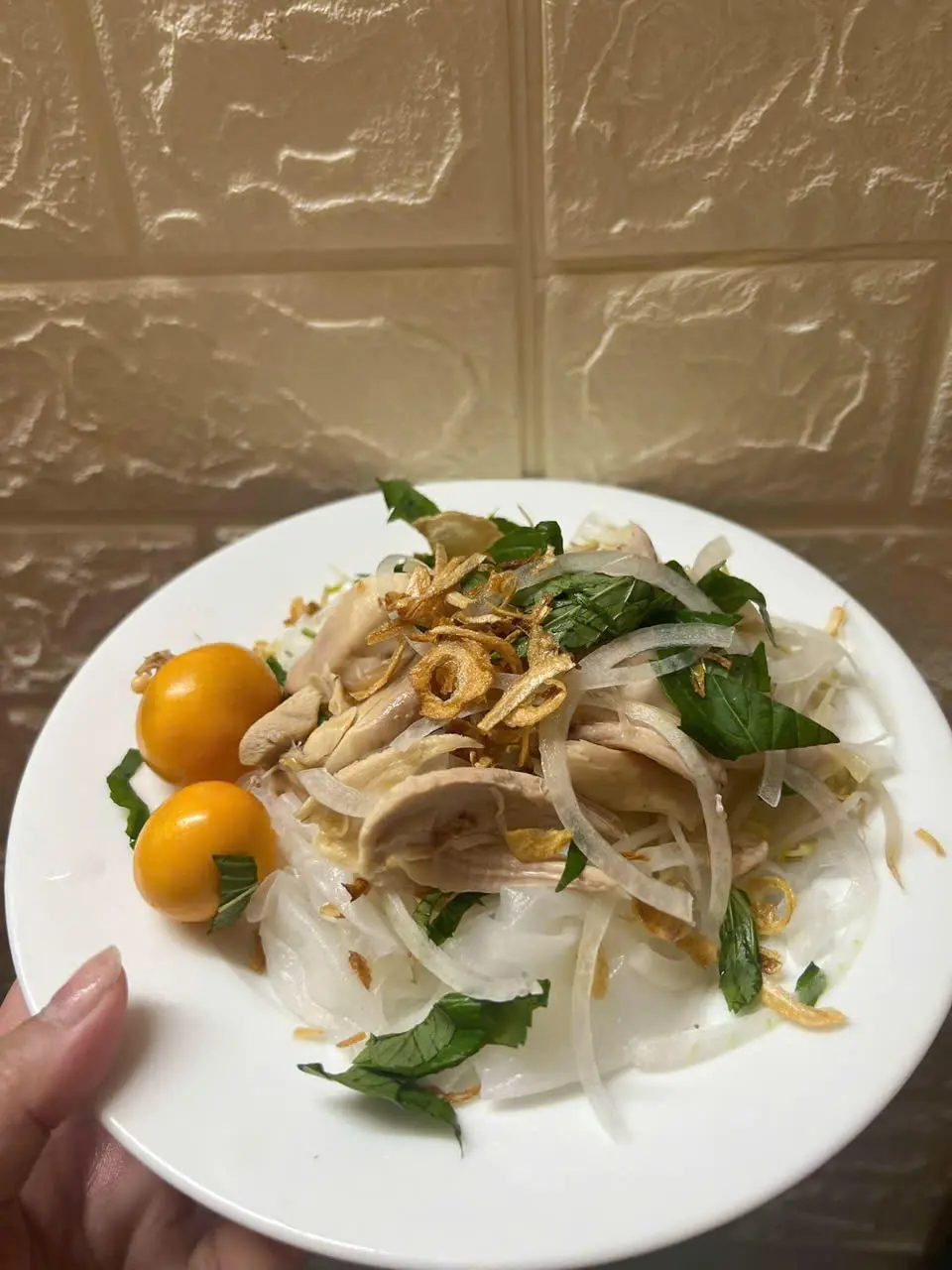 Hình ảnh Bánh ướt thịt gà trứng non