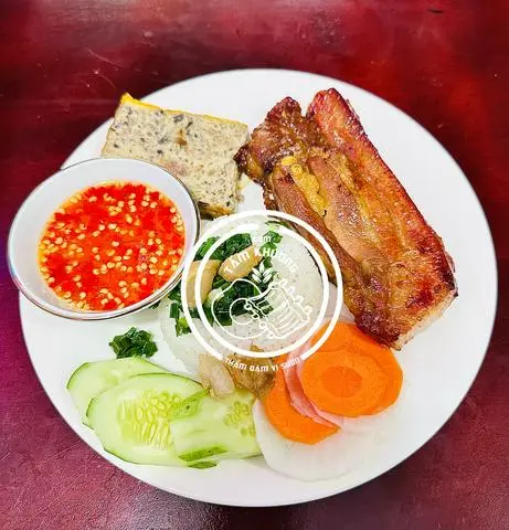 Hình ảnh Cơm tấm ba rọi + chả 