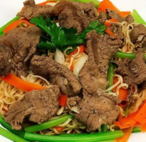 Hình ảnh Mì xào bò