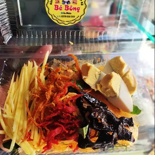 Hình ảnh Bánh Tráng Trộn Thập Cẩm khô Bò Đen ( Trứng Gà vữa)