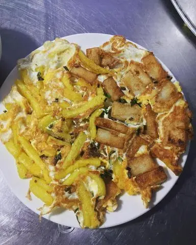 Hình ảnh Bột + Nui chiên trứng