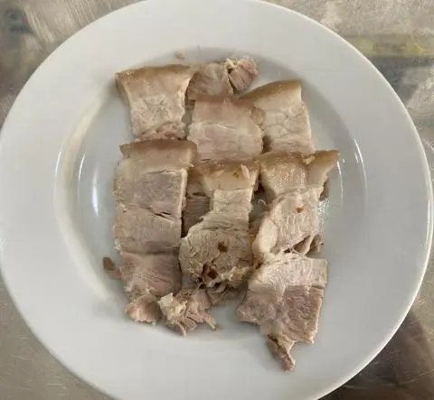 Hình ảnh Thịt luộc thêm