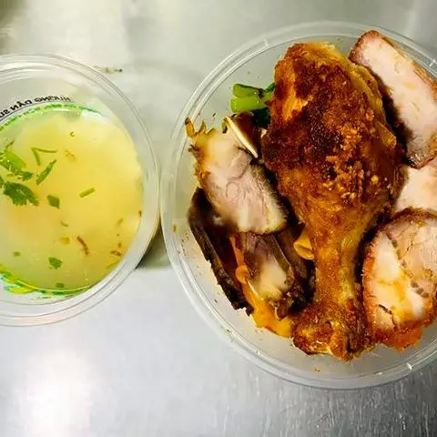 Hình ảnh Nui trộn thập cẩm canh trứng long đào