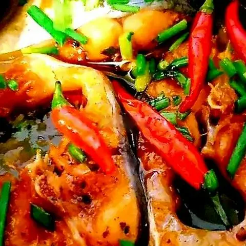 Hình ảnh Cơm cá hú kho tộ
