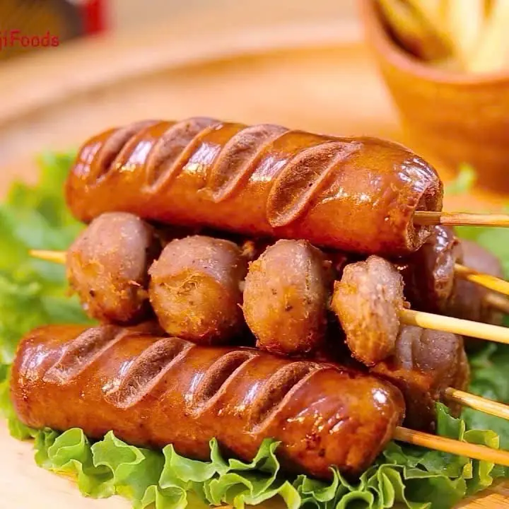Hình ảnh Combo xúc xích + bò viên chiên