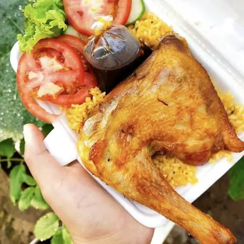 Hình ảnh Cơm gà ĐÙI TO kèm SỐT ĐẶC BIỆT + CANH