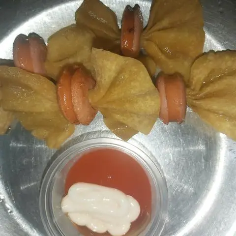 Hình ảnh Hoành thánh xúc xích chiên (4 miếng)