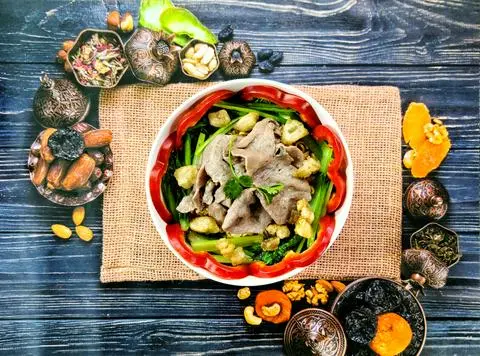 Hình ảnh mì trộn thịt bò tóp mỡ