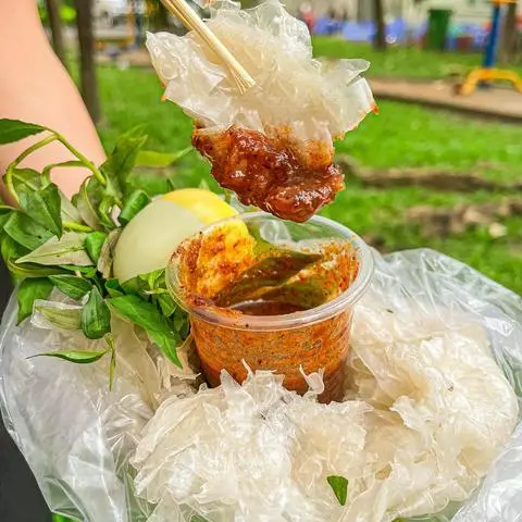 Hình ảnh Bánh tráng chấm me bơ