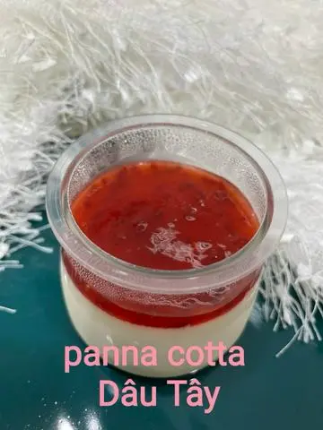 Hình ảnh Panna Cotta Dâu Tây
