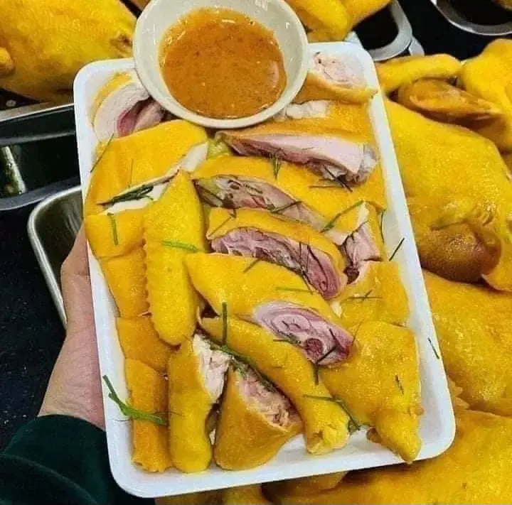 Hình ảnh Gà Ủ Muối Hoa Tiêu & 1 Con [ Chặt Sẵn ]