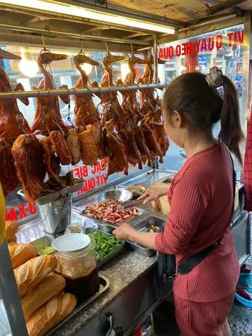 Hình ảnh bán mì xá xíu 1 ổ