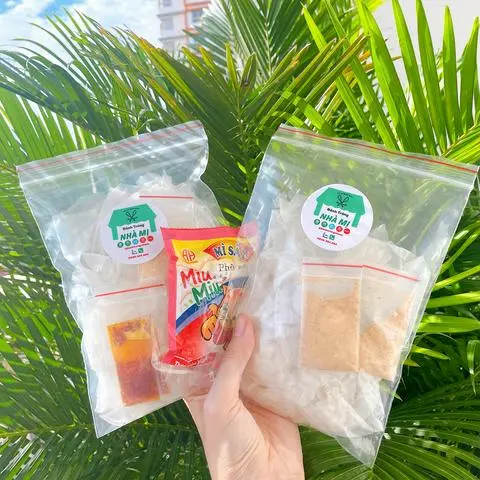 Hình ảnh Bánh Tráng Phơi Sương Muối Hành Mì Sấy Sate
