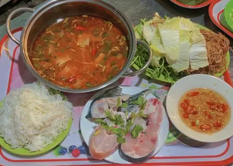 Hình ảnh Lẩu Cá Bohasa ( 3 loại cá Hồng+Hồi+Hú)
