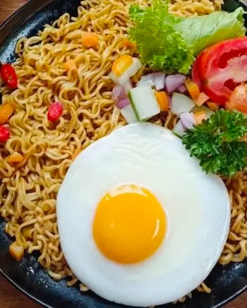 Hình ảnh Mì Trộn Trứng Chiên
