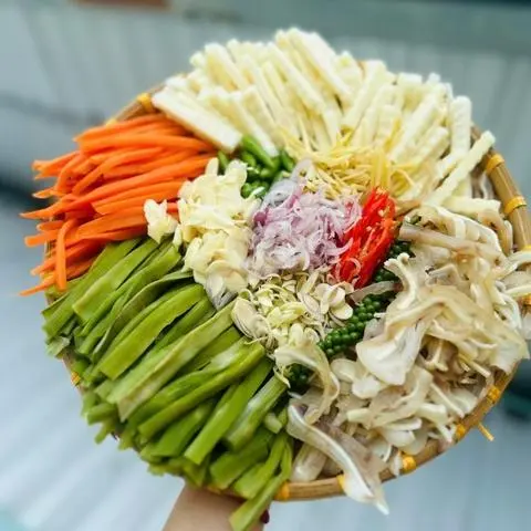 Hình ảnh Tai Heo Ngâm Tiến Vua Rau Củ - Hủ
