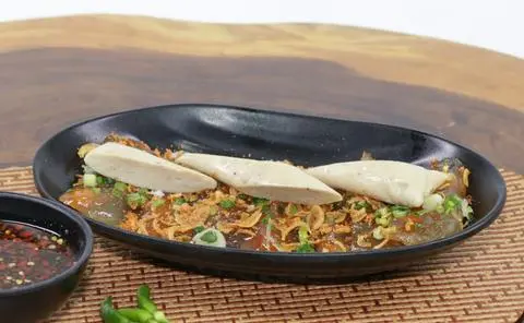 Hình ảnh BÁNH BỘT LỌC ( + Chả Cây)
