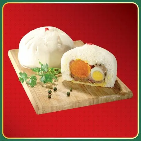 Hình ảnh Bánh bao trứng muối + 2 trứng cút