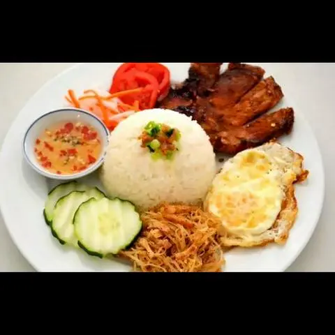 Hình ảnh cơm tấm sườn-bì-trứng ốp la