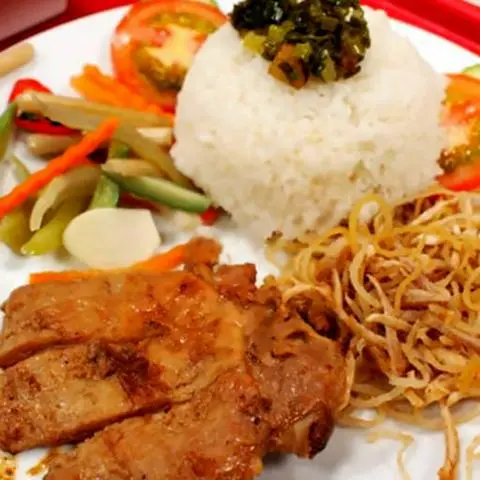Hình ảnh cơm tấm sườn-bì