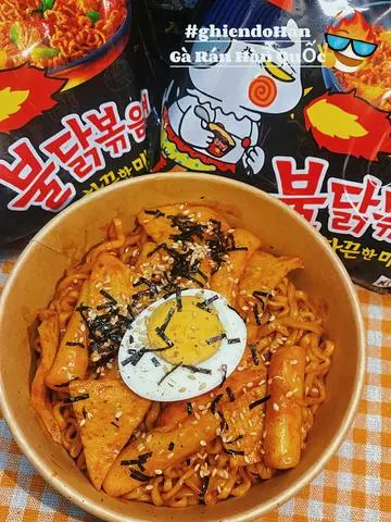 Hình ảnh Mì Samyang tokbokki chả cá 