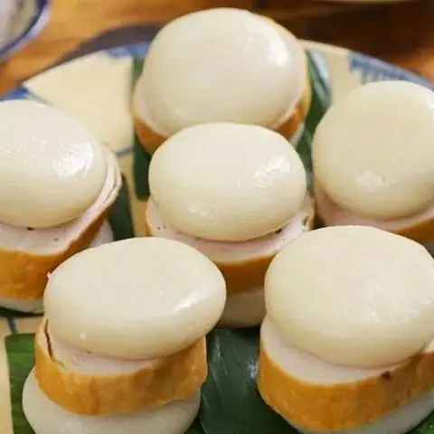 Hình ảnh Bánh dày kẹp chả ( phần 2 cặp )