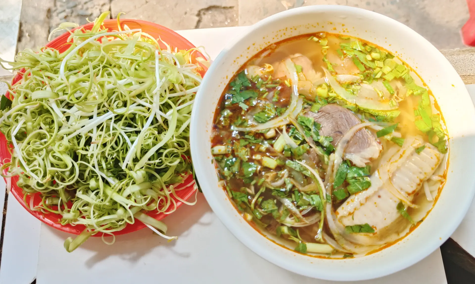 Hình ảnh Bún bò bắp nạm