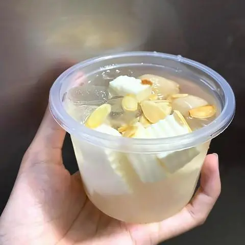 Hình ảnh Chè khúc bạch thập cẩm hạt thuỷ tinh