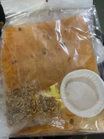Hình ảnh Bánh tráng cuốn bơ béo