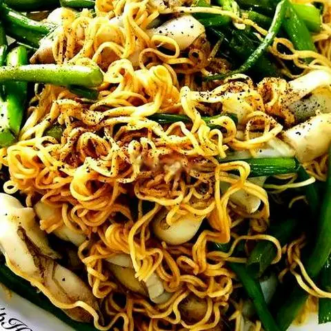 Hình ảnh Mì xào móng tay