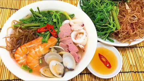Hình ảnh Bún Thái Thập Cẩm + Trà Tắc