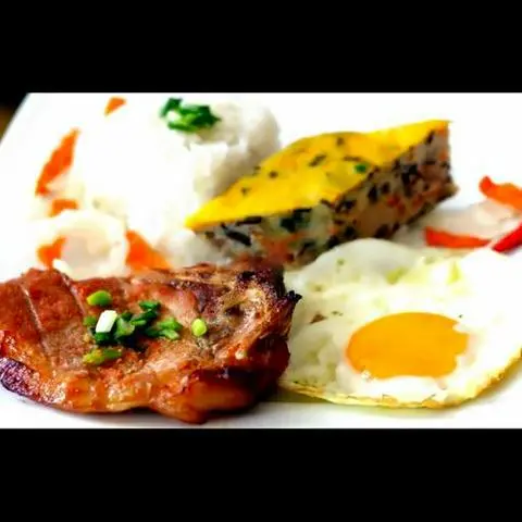 Hình ảnh cơm tấm sườn-chả-trứng ốp la