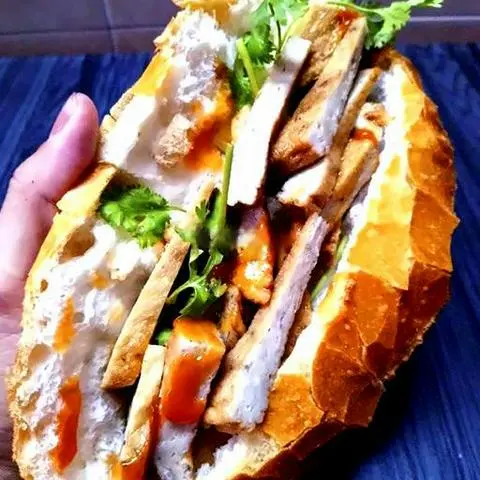 Hình ảnh Bánh mì chả cá