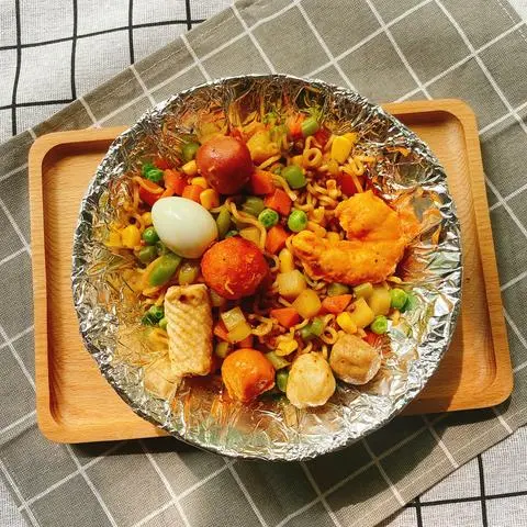 Hình ảnh Mì trộn Indomie 1 gói đầy đủ