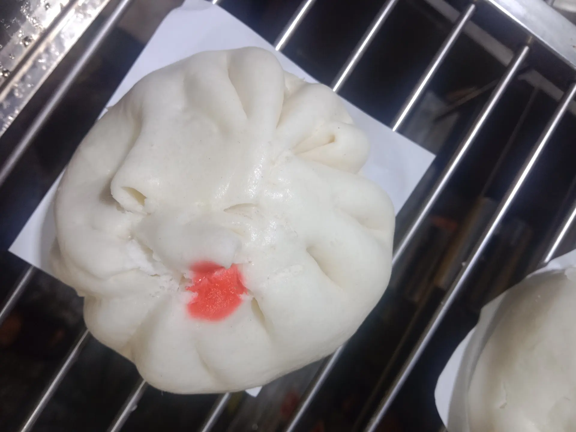 Hình ảnh Bánh bao 2 trứng cút