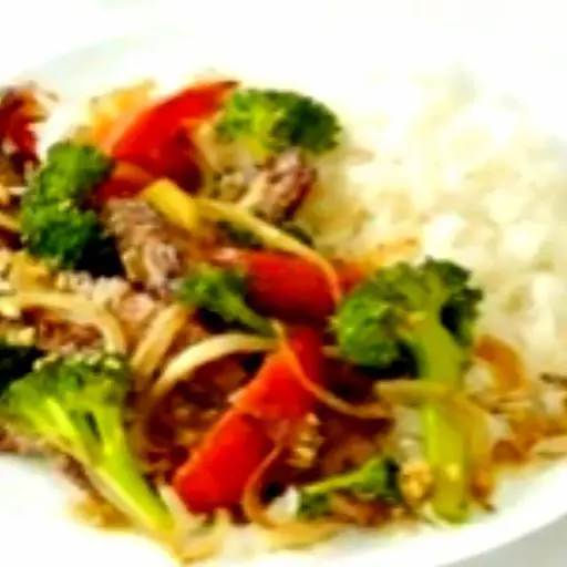 Hình ảnh Cơm bò xào bông cải