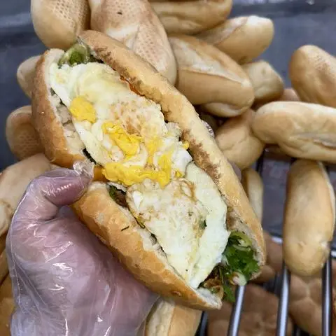 Hình ảnh Bánh mì Trứng