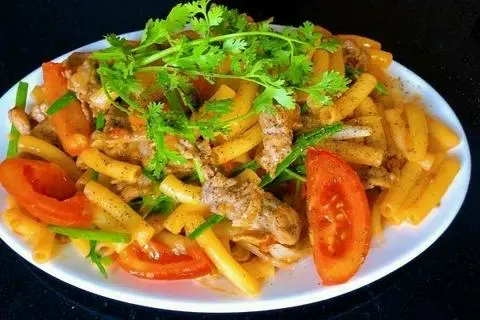 Hình ảnh Nui xào thập cẩm