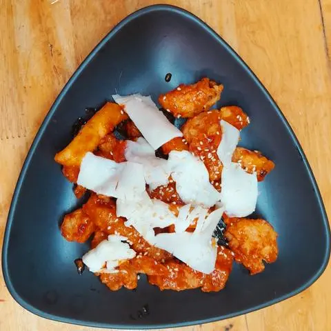 Hình ảnh GÀ SỐT CAY PHÔ MAI 