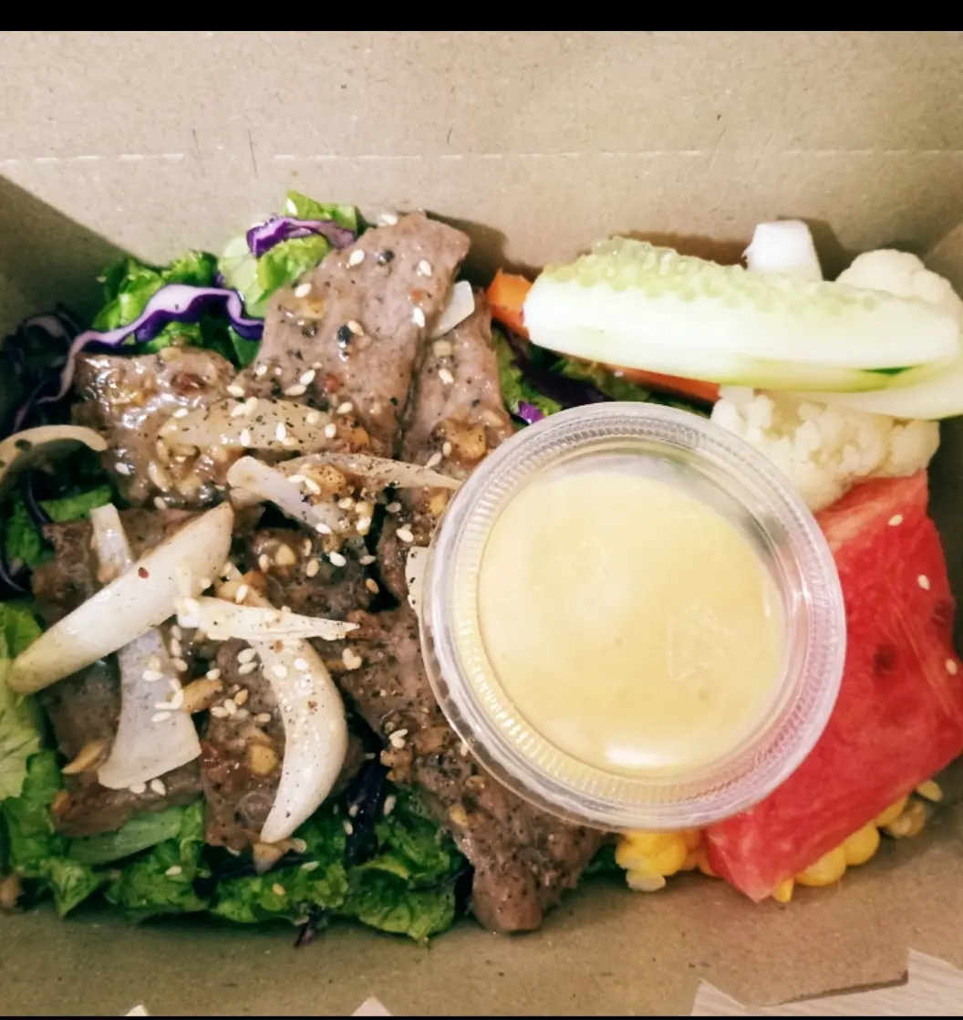 Hình ảnh Salad Bò phi lê + rau củ mix