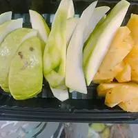 Hình ảnh Hộp mix 3 món - xoài - ổi - thơm