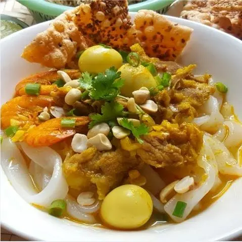 Hình ảnh Mì Quảng Chả + Trứng Cút