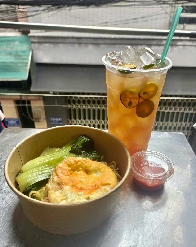 Hình ảnh Mì opla + trà tắc
