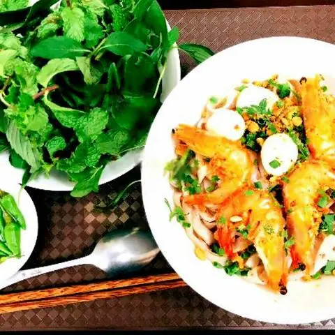 Hình ảnh Mì quãng trộn tôm trứng