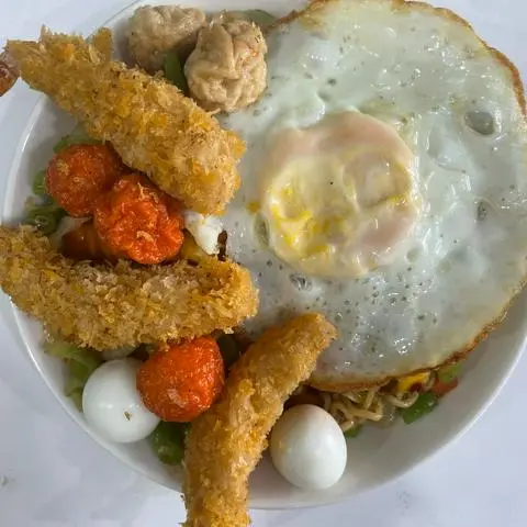 Hình ảnh Mì trộn Tôm lăn bột. 