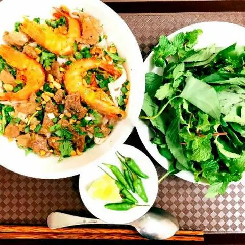 Hình ảnh Mì quãng trộn tôm thịt