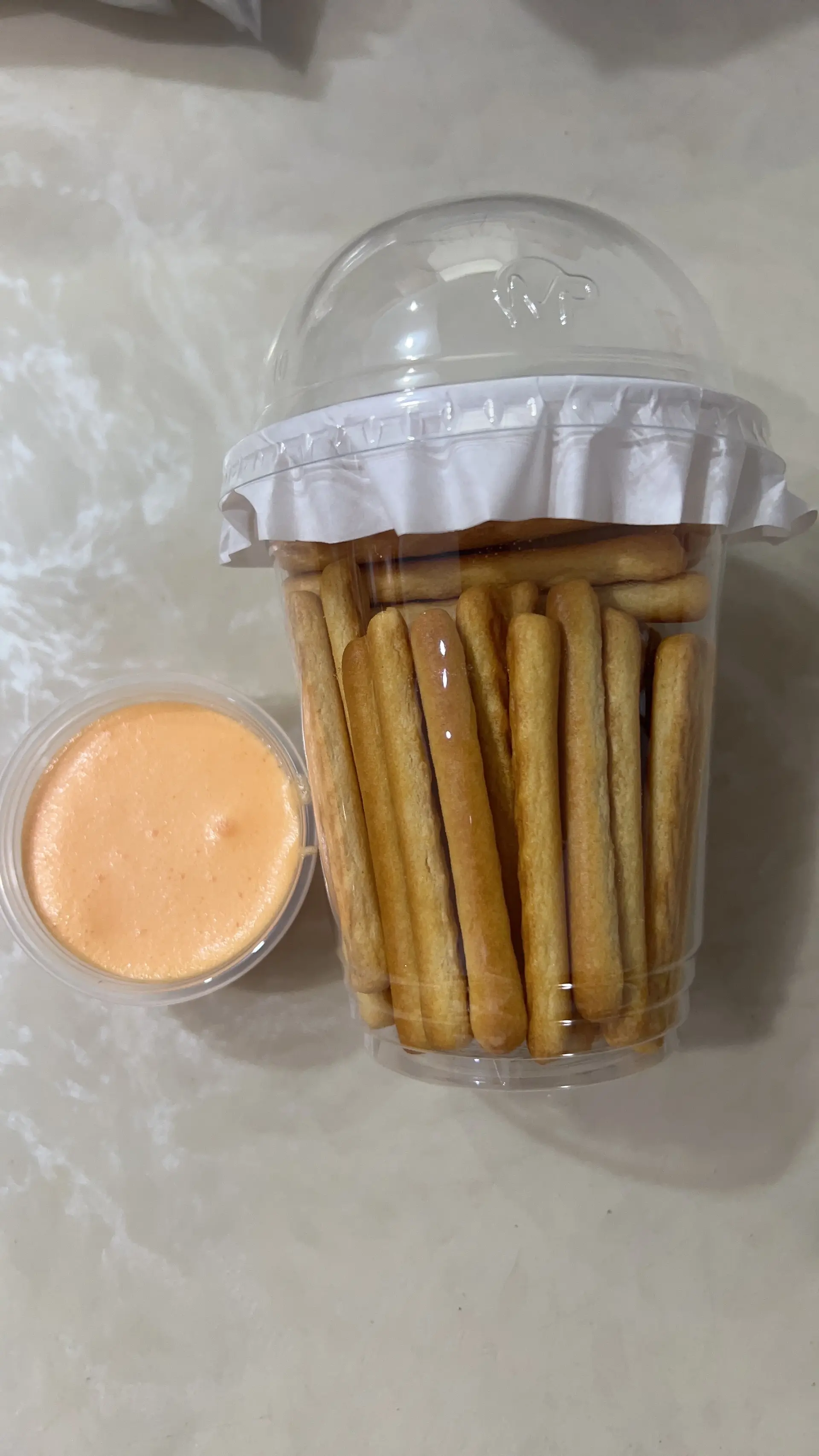 Hình ảnh bánh que chấm sốt phô mai