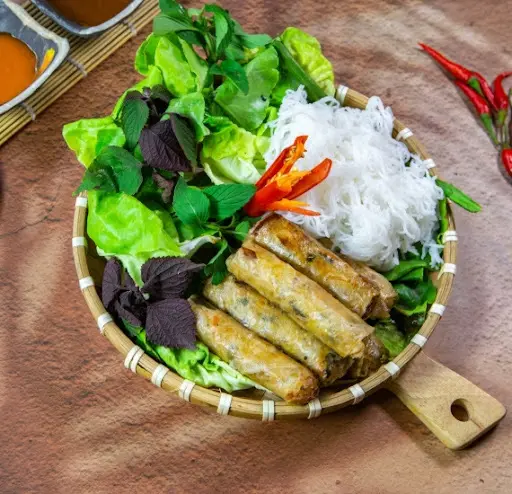 Hình ảnh Mẹt cuốn chả giò