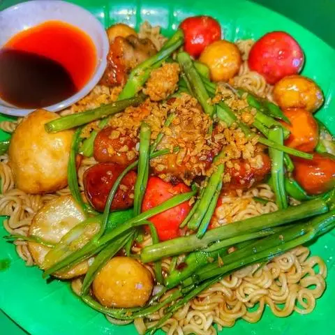 Hình ảnh Mì xào cá viên mắm tỏi