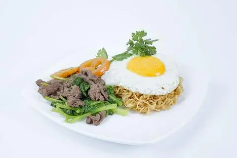 Hình ảnh Mì xào bò trứng